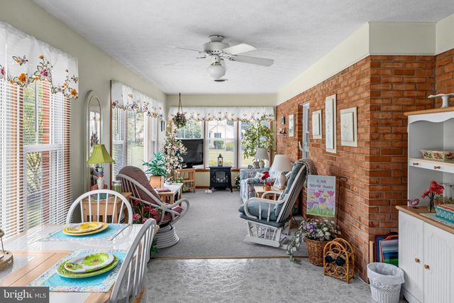 908 JONATHAN ST, Woodstock, VA 22664