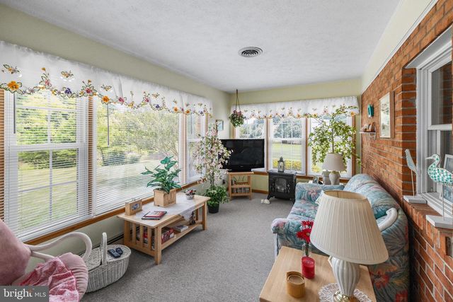 908 JONATHAN ST, Woodstock, VA 22664