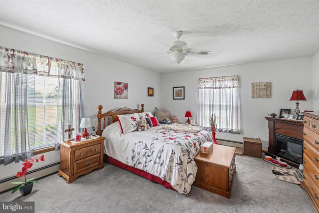 908 JONATHAN ST, Woodstock, VA 22664