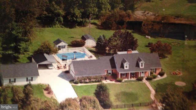 908 JONATHAN ST, Woodstock, VA 22664