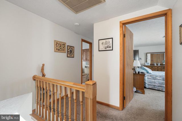 908 JONATHAN ST, Woodstock, VA 22664
