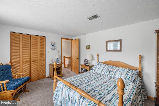 908 JONATHAN ST, Woodstock, VA 22664