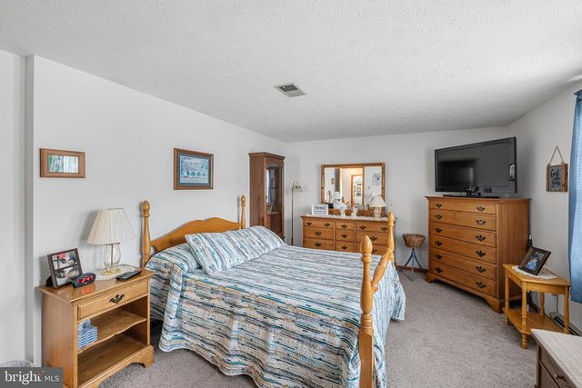 908 JONATHAN ST, Woodstock, VA 22664