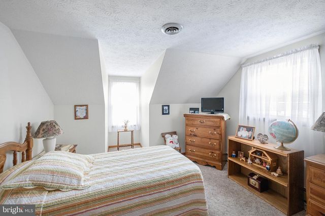 908 JONATHAN ST, Woodstock, VA 22664
