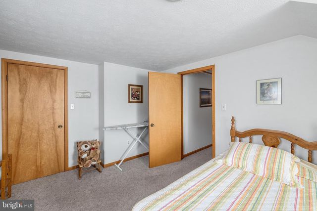 908 JONATHAN ST, Woodstock, VA 22664