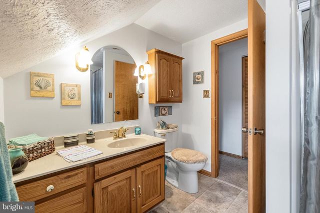 908 JONATHAN ST, Woodstock, VA 22664