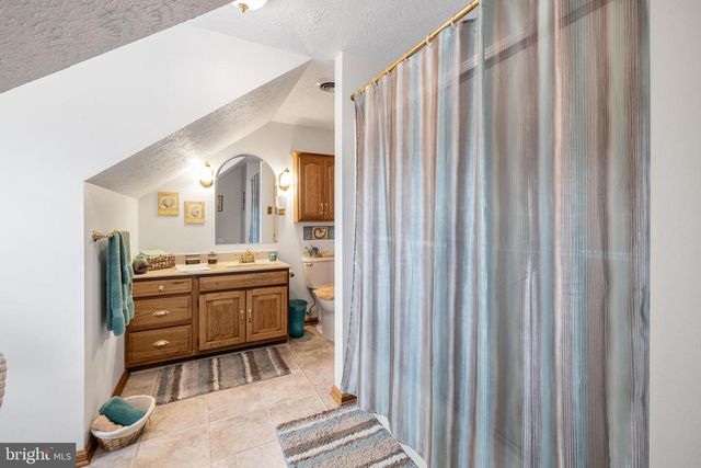 908 JONATHAN ST, Woodstock, VA 22664
