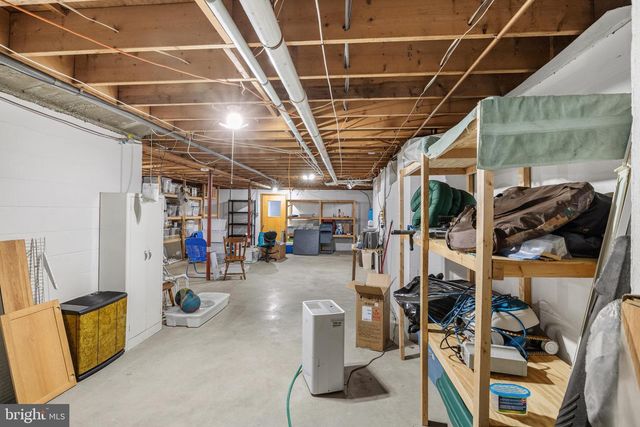 908 JONATHAN ST, Woodstock, VA 22664