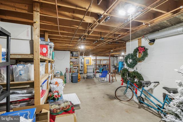 908 JONATHAN ST, Woodstock, VA 22664