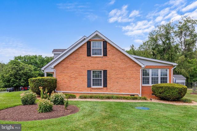908 JONATHAN ST, Woodstock, VA 22664