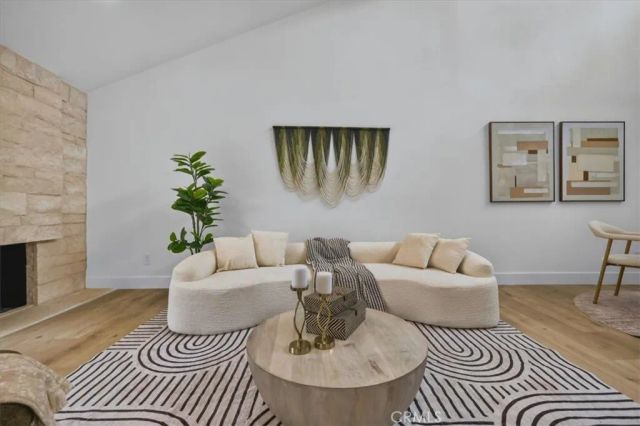 27 Dogwood South, Irvine, CA 92612
