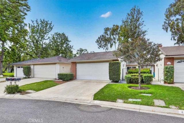 27 Dogwood South, Irvine, CA 92612