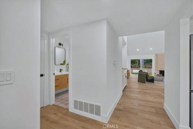 27 Dogwood South, Irvine, CA 92612