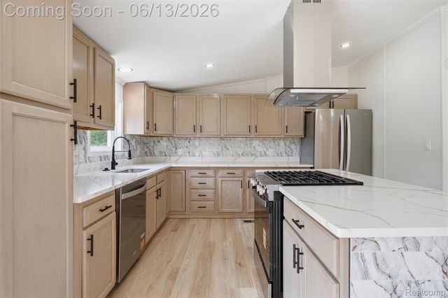 4420 Dublin Road, Burton, MI 48529