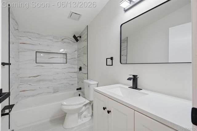 4420 Dublin Road, Burton, MI 48529