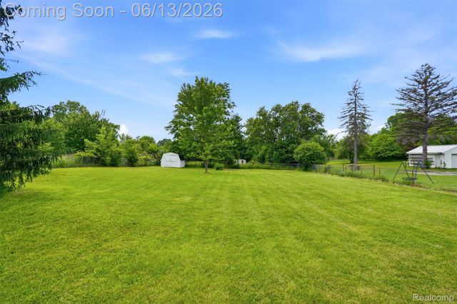 4420 Dublin Road, Burton, MI 48529