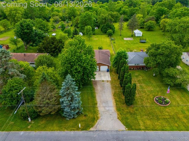 4420 Dublin Road, Burton, MI 48529