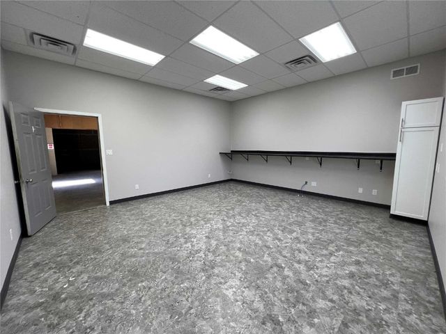 1040 E Post Road 4, Marion, IA 52302