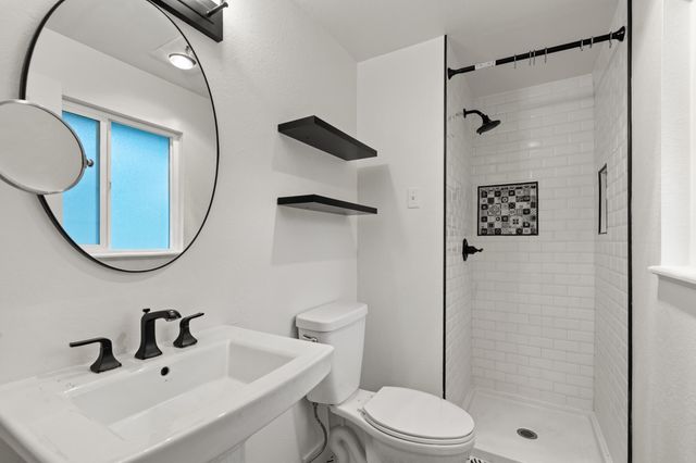 198 Hessar Street, Grants Pass, OR 97527