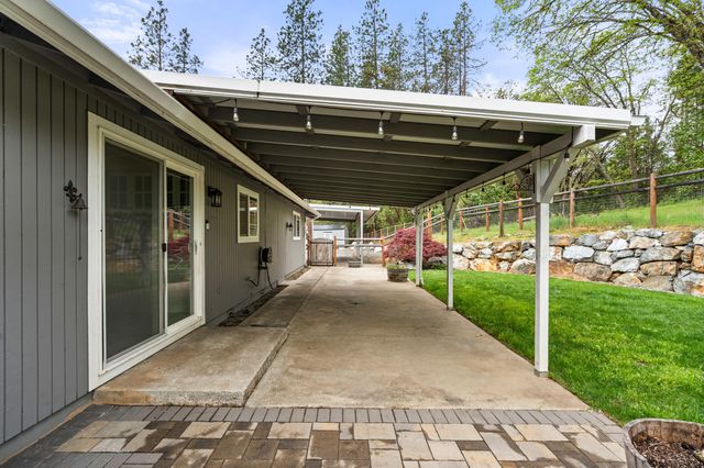 198 Hessar Street, Grants Pass, OR 97527