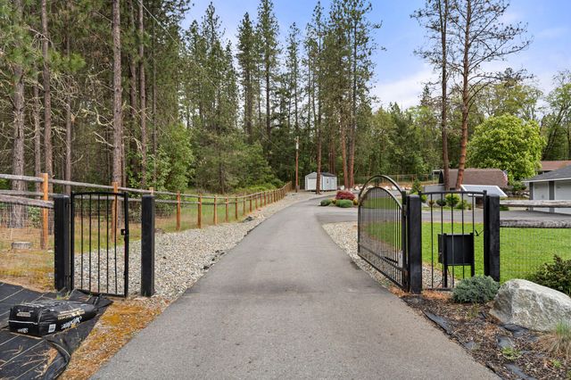 198 Hessar Street, Grants Pass, OR 97527