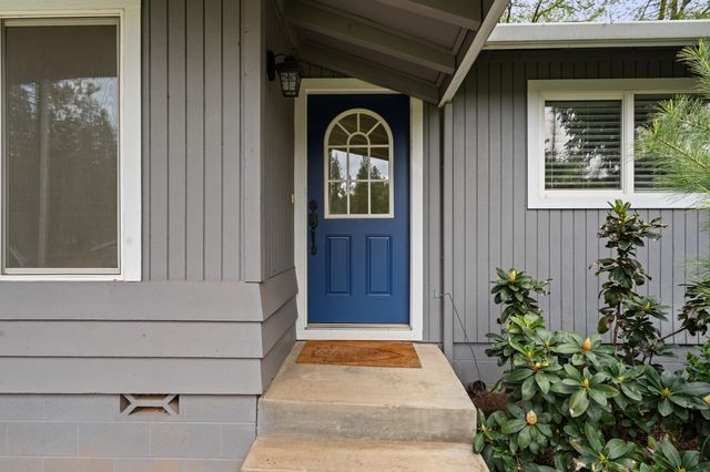 198 Hessar Street, Grants Pass, OR 97527