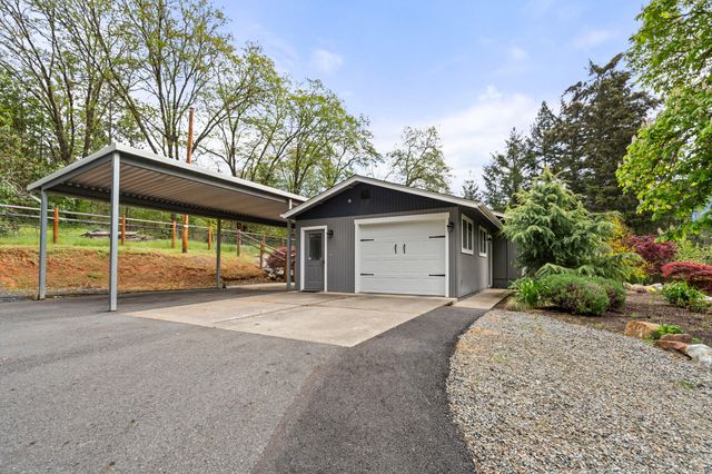 198 Hessar Street, Grants Pass, OR 97527