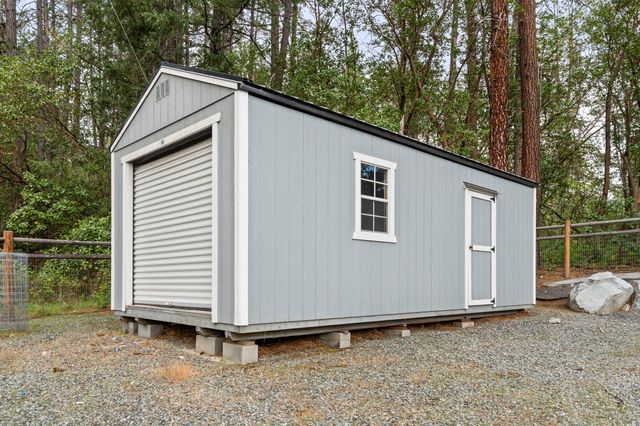 198 Hessar Street, Grants Pass, OR 97527