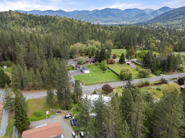 198 Hessar Street, Grants Pass, OR 97527