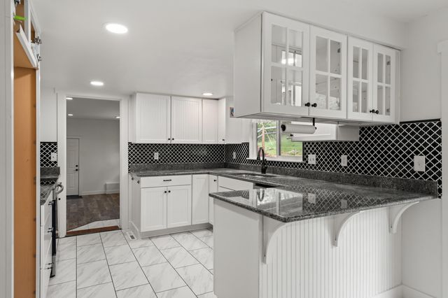 198 Hessar Street, Grants Pass, OR 97527