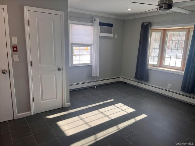 3 Birch Court E, East Farmingdale, NY 11735