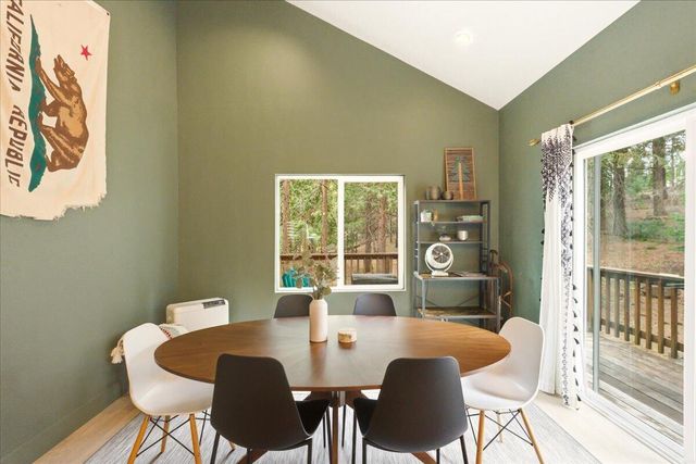 217 Pony Trail, Mount Shasta, CA 96067