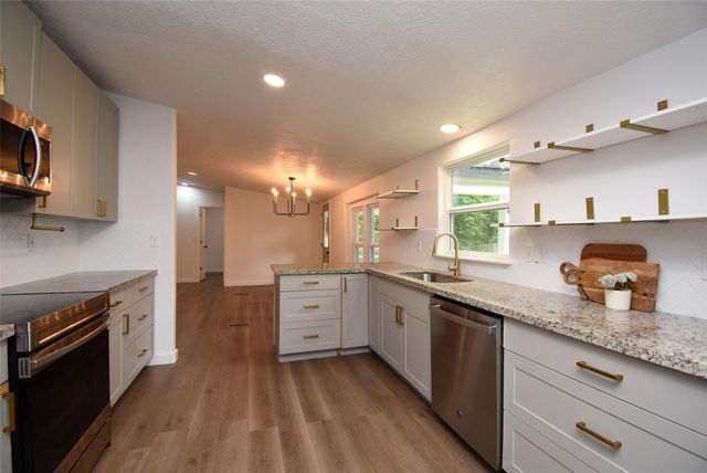 26257 Red Oak Lane, Magnolia, TX 77355