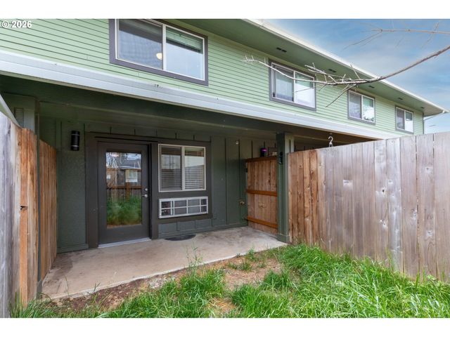 8300 Se Flavel St, Portland, OR 97266