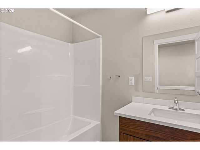 8300 Se Flavel St, Portland, OR 97266