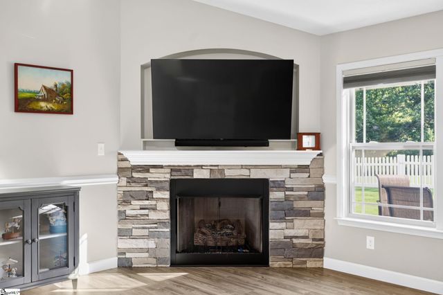 316 Dogwood Trail, Campobello, SC 29322