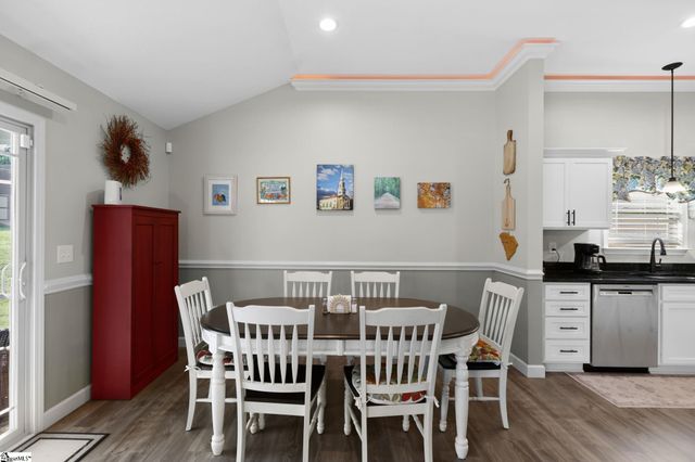 316 Dogwood Trail, Campobello, SC 29322