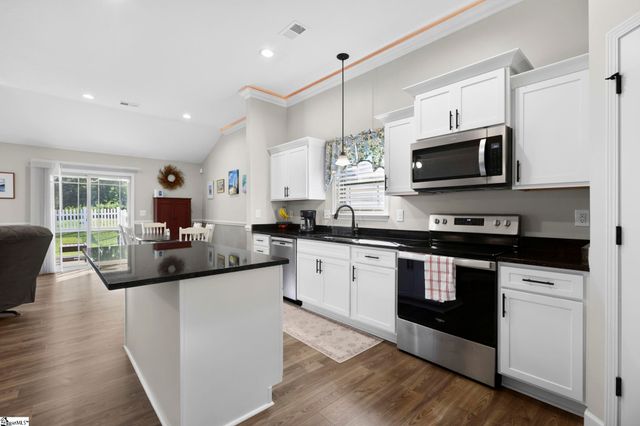 316 Dogwood Trail, Campobello, SC 29322