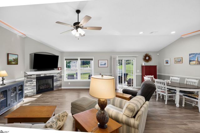 316 Dogwood Trail, Campobello, SC 29322