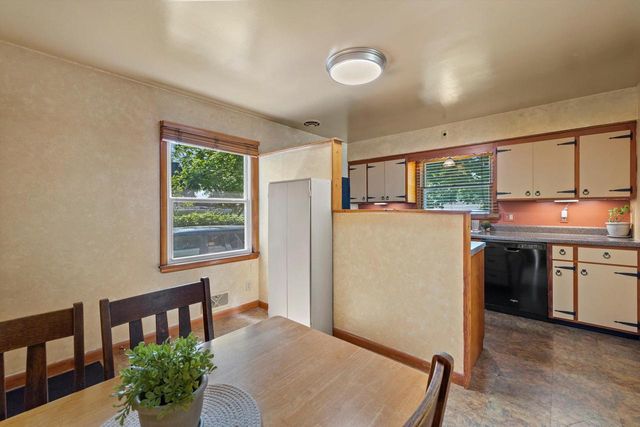 1416 Plainfield AVENUE, Mount Pleasant, WI 53403