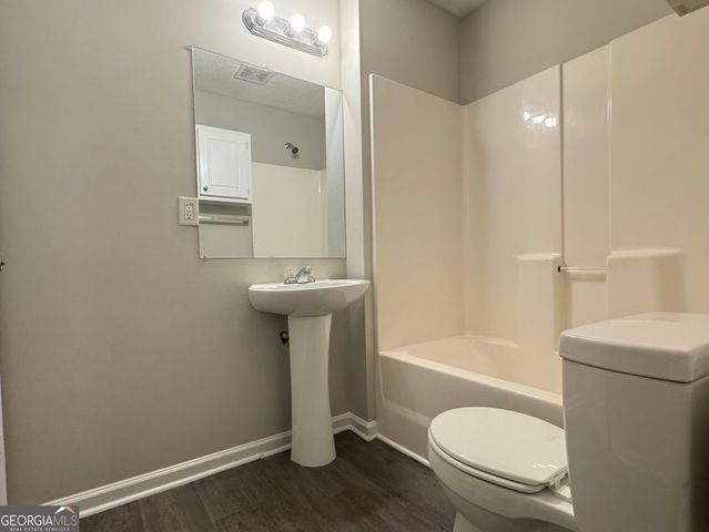 4044 Robin Circle, Atlanta, GA 30349