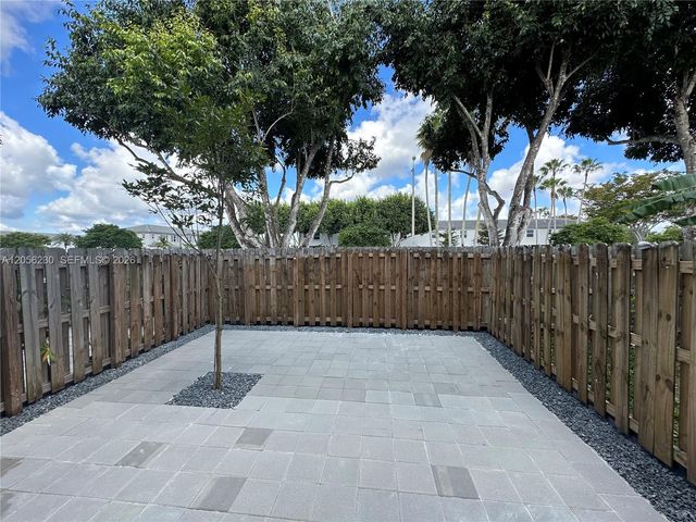 2737 SE 17th St, Homestead, FL 33035
