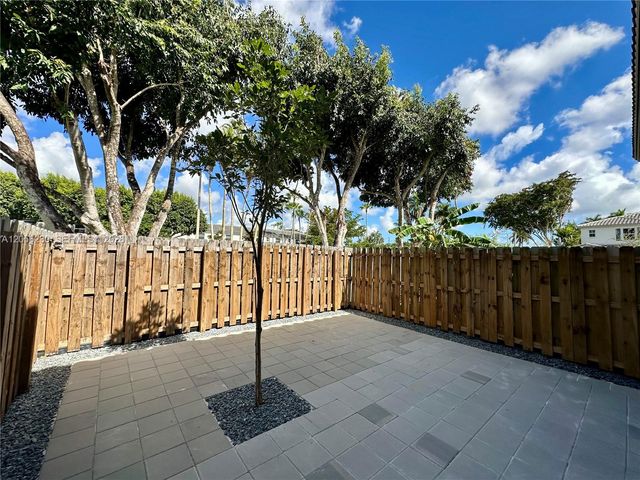 2737 SE 17th St, Homestead, FL 33035