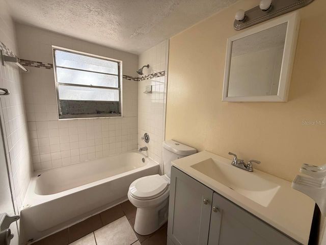 8505 N TAMPA STREET B, Tampa, FL 33604