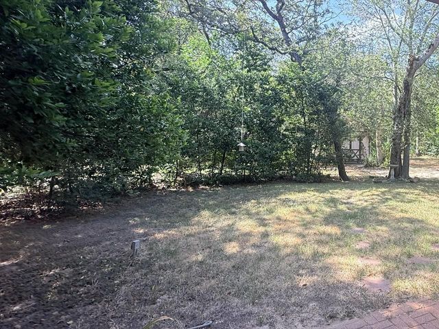 109 Pine Cone LN, Elgin, TX 78621