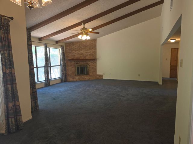 109 Pine Cone LN, Elgin, TX 78621