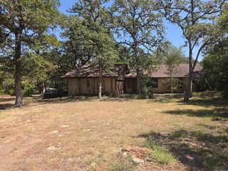 109 Pine Cone LN, Elgin, TX 78621