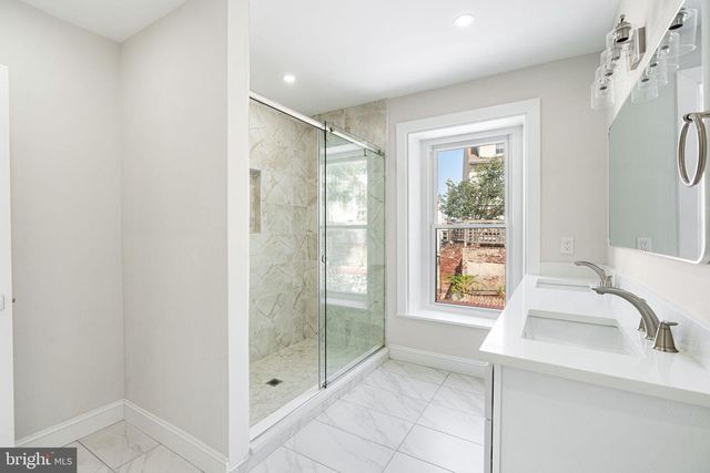 104 SEVILLE ST, Philadelphia, PA 19127