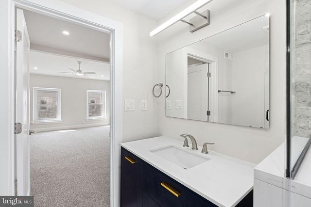 104 SEVILLE ST, Philadelphia, PA 19127