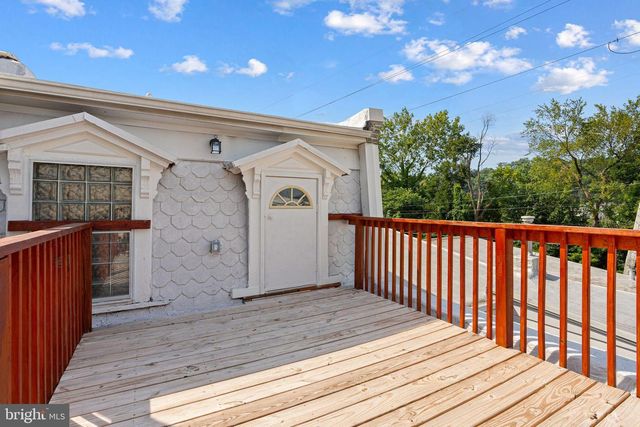 104 SEVILLE ST, Philadelphia, PA 19127